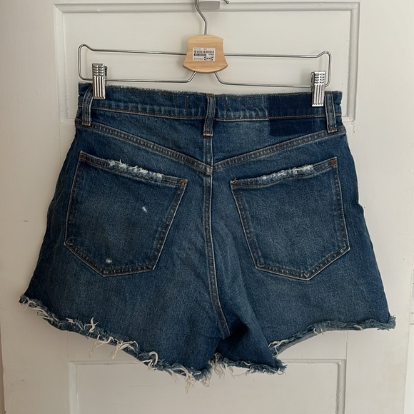 Abercrombie Curve Love Size 8 / 29 Mom Jean Shorts - Picture 3 of 3